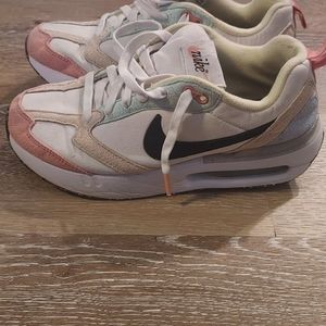 Nike girls sneakers. Size 5.5